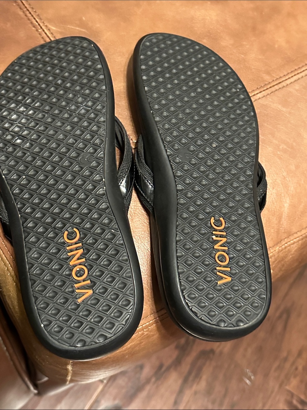 Vionic | Black Tide II Toe-Post Sandal - Women’s 9 - Picture 7 of 10